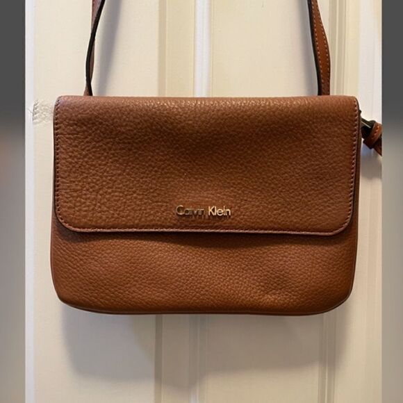 Calvin Klein pebbled brown leather crossbody - Picture 1 of 8